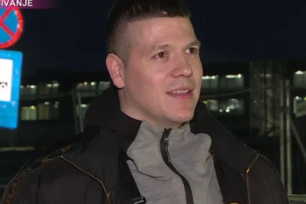 SLOBI RADANOVIĆU SE ŽIVOT PROMENIO IZ KORENA: Pevač postao ekspert u menjanju pelena!