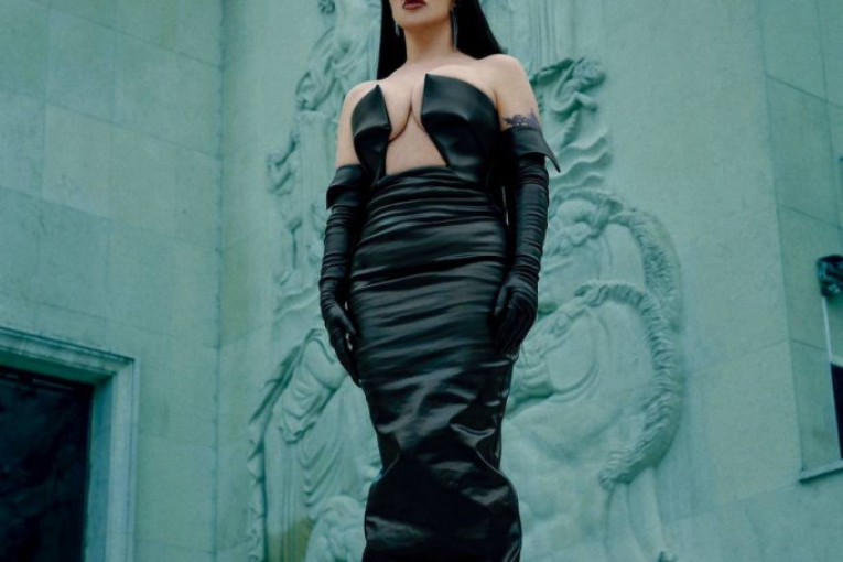 Seka Aleksić pokazala bujne grudi