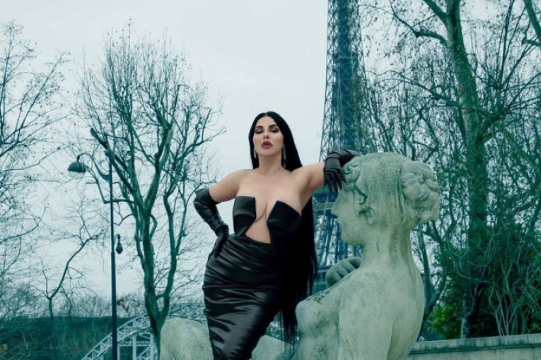 Seka Aleksić pokazala bujne grudi