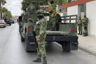 PLJUŠTALA KIŠA RAFALA IZMEĐU NARKOKARTELA! Meksička vojska UBILA 12 naoružanih osoba blizu granice sa SAD-om