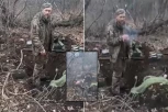 POJAVIO SE NAVODNI SNIMAK STRELJANJA UKRAJINSKOG VOJNIKA! Izgovorio ove reči, pa ga streljali (VIDEO)