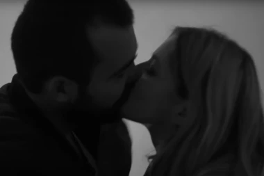 KUMOVI U LJUBAVNOM ZANOSU: U filmu "Indigo kristal" SVE PRŠTI OD STRASTI