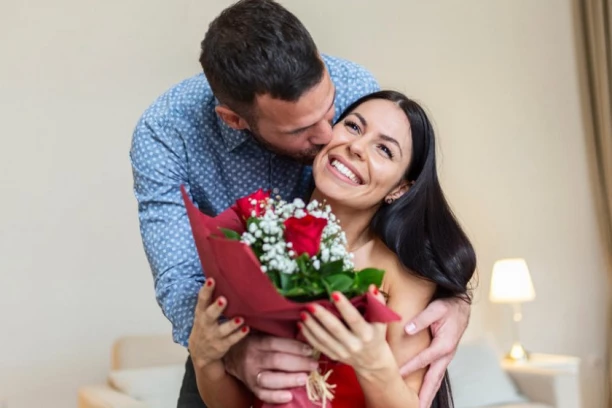 DANAS NIKAKO NE POKLANJAJTE ŽENAMA OVO CVEĆE: Smatra se da donosi NESREĆU, a boja ima JASNU PORUKU!