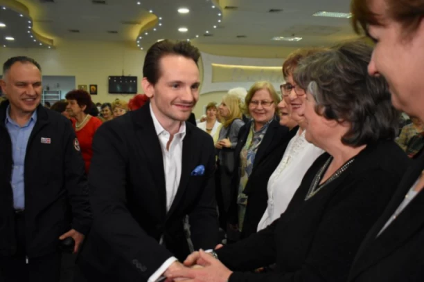 Stefan Krkobabić čestitao 8.mart: Žene su sposobne da svoje okruženje i sve nas zajedno menjaju na bolje