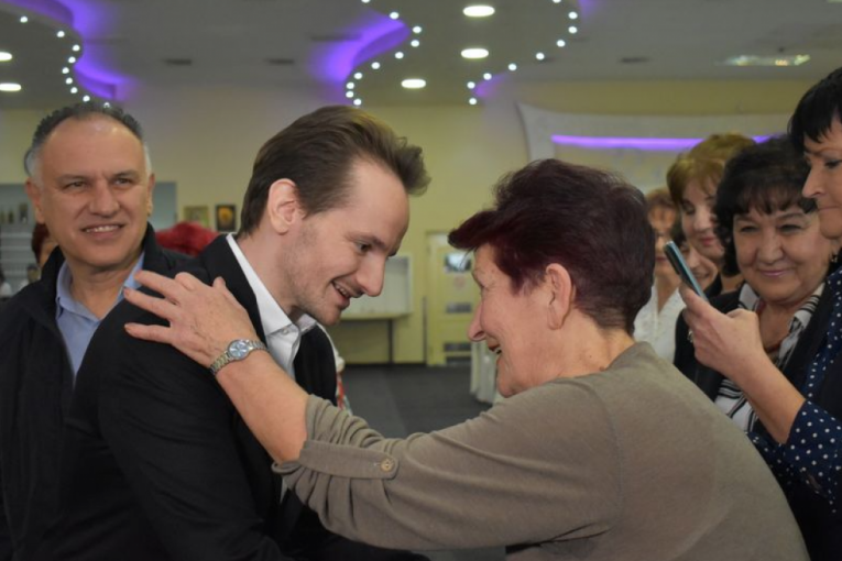 Stefan Krkobabić čestitao Osmi mart