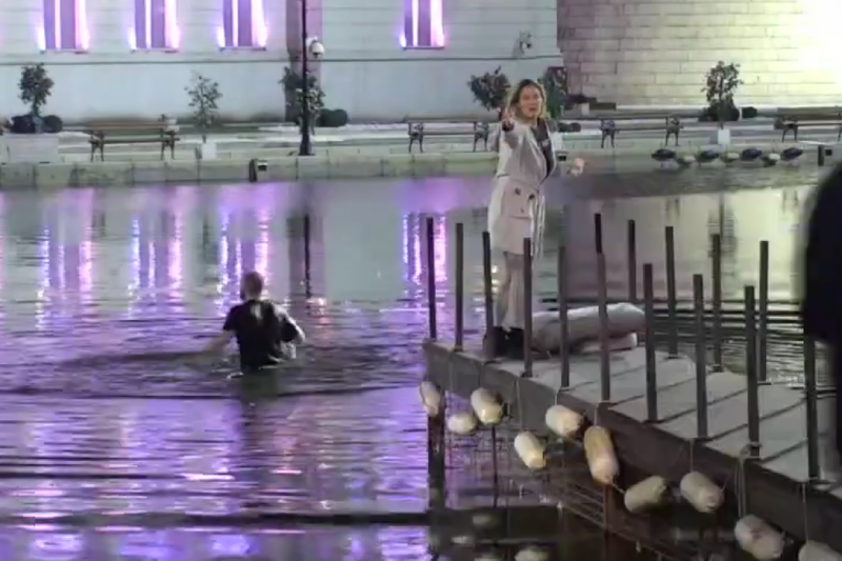 Zvezdan Slavnić u hladnoj vodi rizikuje život jer ima slabo srce