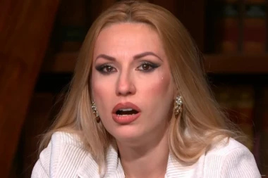 RADA KRIJE TEŠKU BOLEST?! Pevačica godinama ignoriše zdravstveni problem, beži od BOLNICE kao đavo od krsta!