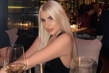 VRUĆE FOTKE NAŠE PEVAČICE IZ DUBAIJA: Smršala 18 kilograma, pa se skinula u MINI BIKINI - mreže se USIJALE! (FOTO)