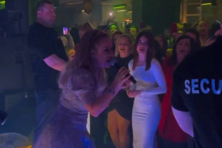 Slađa Allegro zapalila Sarajevo, pevala ispred više od 1500 ljudi