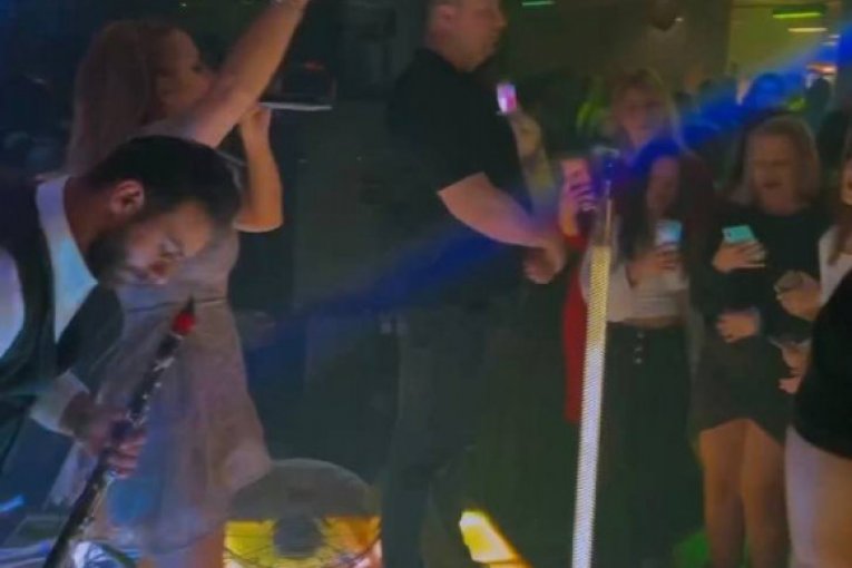 Slađa Allegro zapalila Sarajevo, pevala ispred više od 1500 ljudi