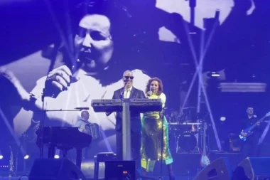 SAŠA MATIĆ DRUGO VEČE ZAREDOM NAPUNIO ARENU: Ana Bekuta napravila odličnu atmosferu! (FOTO)