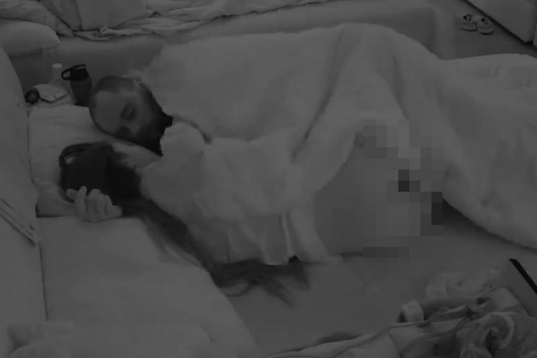 Anđeli Đuričić sevnula guza tokom vrele akcije sa Zvezdanom Slavnićem Zadruga 6