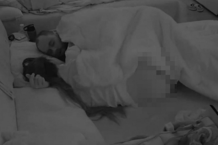 Anđeli Đuričić sevnula guza tokom vrele akcije sa Zvezdanom Slavnićem Zadruga 6