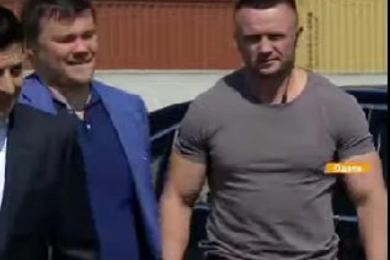 ON JE SENKA VOLODOMIRA ZELENSKOG: Maksim stoji rame uz rame uz lidera Ukrajine, a važi za s*ks simbol (FOTO)