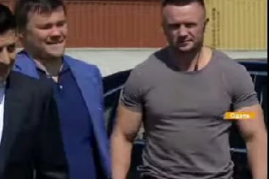 ON JE SENKA VOLODOMIRA ZELENSKOG: Maksim stoji rame uz rame uz lidera Ukrajine, a važi za s*ks simbol (FOTO)