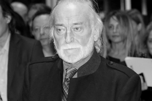 TANASIJE UZUNOVIĆ JE BIO POTOMAK JEDNE OD NAJUGLEDNIJIH PORODICA: Pokojni glumac ima burnu životnu priču i čak DEVET KUĆA na Dedinju!