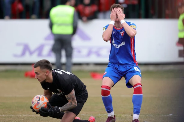 JAVOROV KASILJAS LJULJA U SUPERLIGI! Manojlović DOMINIRA elitom: Počeo kao desni bek, postao golman za velika dela!