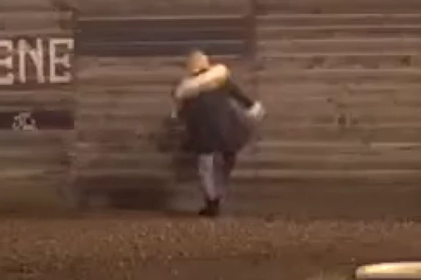 ALEKSANDRA POKUŠALA DA POBEGNE IZ ZADRUGE! Zadrugarka doživela nervni slom, pa krvnički lupala po imanju! (VIDEO)