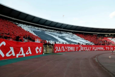 TUGA U KRUŠEVCU: Delije odale počast žrtvama u školi na Vračaru! (FOTO)