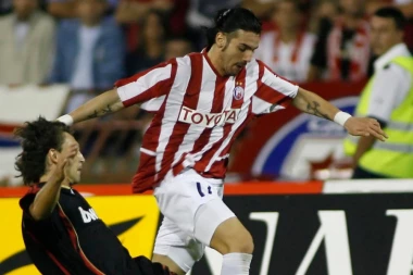 NEPREPOZNATLJIV! Bivši fudbaler Zvezde čeka PETO DETE iz ČETVRTOG BRAKA! Samo on NE ZNA da će POSTATI OTAC!