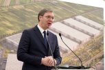 SAMO DA SE PREKRSTITE KOLIKO LAŽU: Predsednika Vučića uzalud pokušavaju da ruše dezinformacijama
