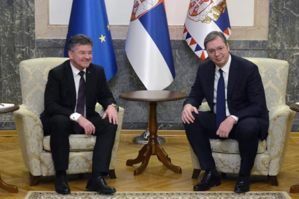 Vučić s Lajčakom: Duboko sam zabrinut za bezbednost Srba na KiM!