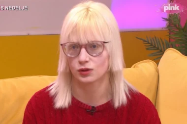 MAJKU SU SILOVALI, TAKO SAM SE RODILA, REKLI SU MI DA TREBA DA SE UBIJEM: Teška ispovest Svetlane iz Obrenovca koja se danas bavi modelingom