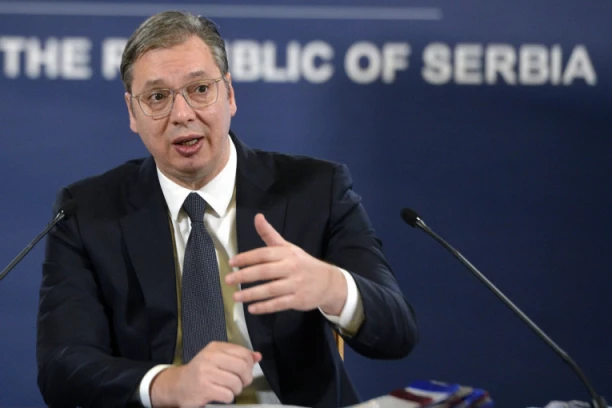 GOTOVO ČETVRT VEKA JE PROŠLO OD TOG 24. MARTA 1999, A SEĆANJA SU I DALJE SVEŽA: Ovako je izgledala radna nedelja predsednika Vučića (VIDEO)