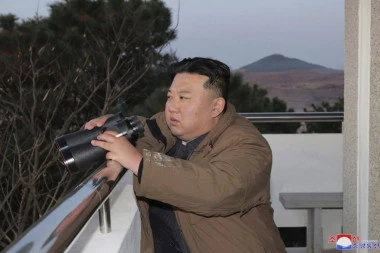 ŽELIMO DA UTERAMO STRAH U KOSTI NEPRIJATELJIMA! Kim Džong Un lansirao još jednu balističku raketu!