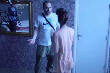 JEL VIDIŠ KAKO SI MALA, GLUPA I JADNA: Zvezdan sasuo Anđeli u lice BRUTALNE UVREDE! Jednu stvar joj i ZABRANIO! Ona ne može da veruje! (VIDEO)