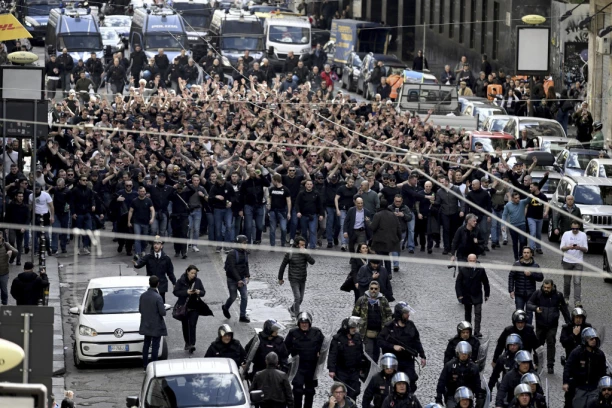 HOROR U NAPULJU: Pronađeno BEŽIVOTNO TELO na stadionu!