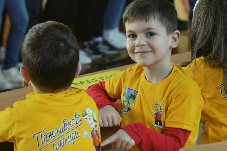 Deca na opštinskoj smotri