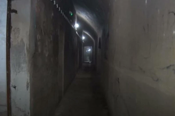 ZA TAJNI GRAD U MALOM ZVORNIKU ZNALO SVEGA 5 LJUDI! Turisti nagrću na njega! GRADILI GA ROBIJAŠI NOĆU ZA OVOG GOSPODINA, A ON GA KORISTIO SAMO JEDNOM!