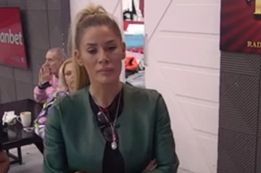 ANA POKUŠALA DA SE UBIJE! Zbog Slavnića se NAGUTALA LEKOVA, jedna stvar joj je SPASILA ŽIVOT!