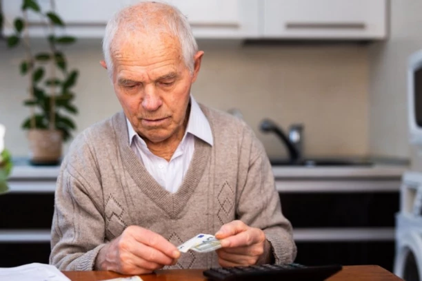PREKO VIBERA HAKERI OVAKO UZNEMIRAVAJU PENZIONERE! Najstariji građani meta nove prevare: "NE NASEDAJTE!"