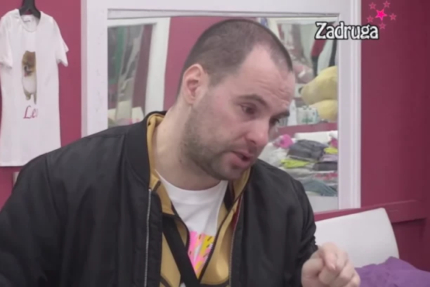 SLAVNIĆ LIJE KROKODILSKE SUZE: Svirepi ubica nakon rusvaja sa Anom IZMISLIO da mu se slošilo, pogledajte njegovu jeftinu manipulaciju! (VIDEO)