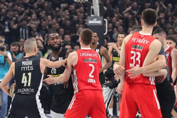 DA LI JE OVO DOKAZ DA JE LAZAREVIĆ NEVIN!? Igrač Partizana je VEĆ JEDNOM NASRTAO na Zvezdinog, a SAMO JEDAN je odmah pritrčao da smiri situaciju! (VIDEO)
