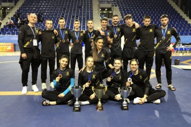 TEKVONDO KLUBU AZIJA DESET MEDALJA NA PRVENSTVU SRBIJE: Novak Stanić najbolji senior, Ela Marić osvojila zlato sa 16 godina!