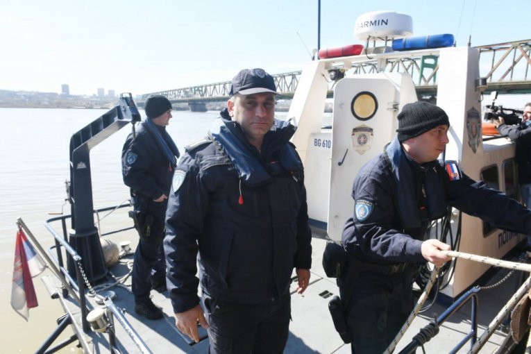 Jedinica za bezbednost na reklama