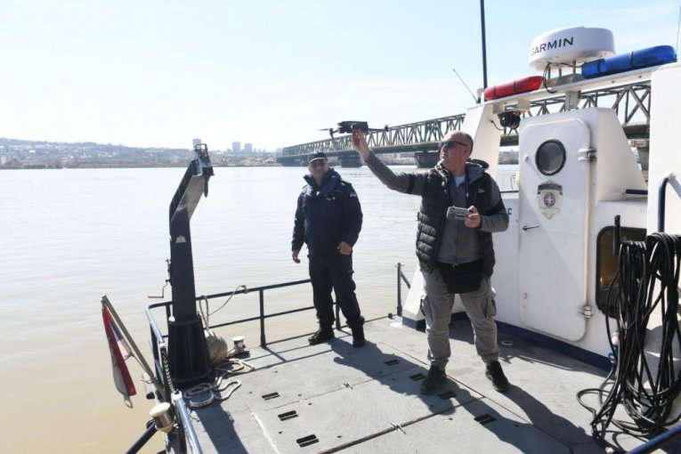 Dron učestvuje u potrazi na Dunavu