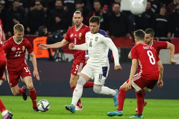 KO KOGA OVDE LAŽE? Stiglo PISMO iz UEFA: Da li će se SRAMNA zastava naših komšija naći u Beogradu?