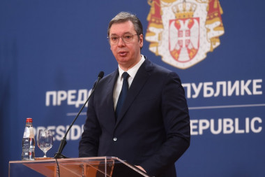 NEKA OVAJ SVETI MESEC DONESE DOBRA DELA: Predsednik Vučić čestitao početak Ramazana - provedite ga u dravlju!