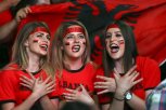 BRUKA I SRAMOTA! Albaniji BRIDE obrazi!