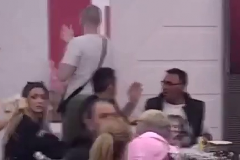Zvezdan Slavnić gurnuo i udario Anđelu Đuričić Zadruga 6
