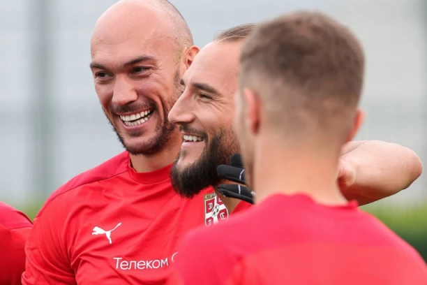 CRVENA ZVEZDA ŽELI BIVŠEG REPREZENTATIVCA SRBIJE: Crveno-beli pikirali novog golmana!?