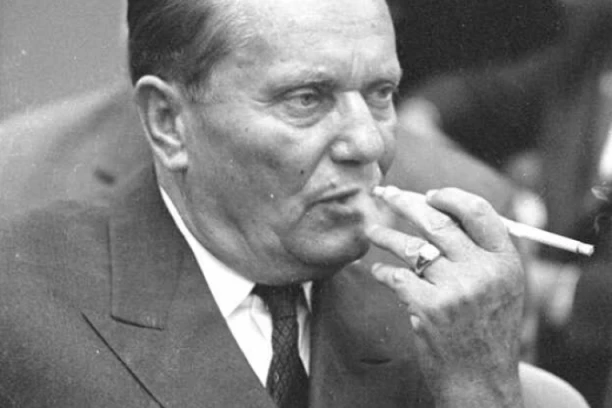 "KAO UGARAK CRNA NOGA DO KOLENA, A BUBREZI SU OTKAZIVALI": Josip Broz Tito je zbog ove promene odmah znao šta mu SLEDUJE, zato je izgovorio samo JEDNU rečenicu