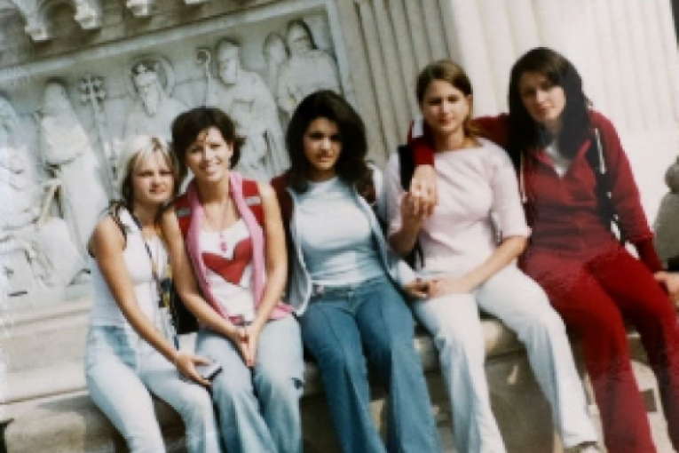 Stanija Dobrojević sa društvom