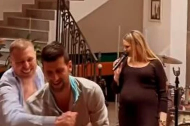 TRUDNA MARIJA MIKIĆ PEVALA NA PROSLAVI KOD ĐOKOVIĆA: Isplivali snimci sa veselja, pevačica RAZGALILA goste! Pogledajte atmosferu za pamćenje (FOTO)