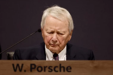 RAZVODI SE PORŠE: Milijarder ne može više da trpi dementnu ženu