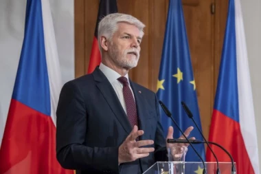 SVAĐA U DRŽAVNOM VRHU: Premijer i vlada okrenuli leđa predsedniku! Evo zašto svi gledaju u NATO